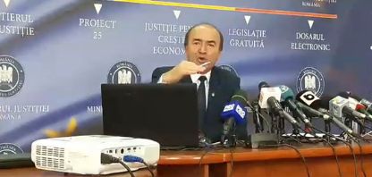 Toader propune majorarea vechimii necesare pentru promovarea magistratilor