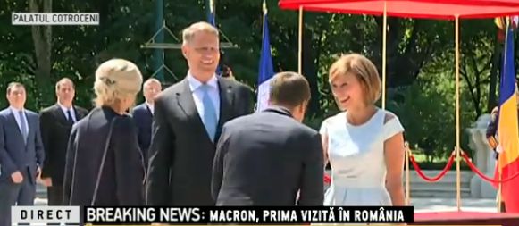 Emmanuel Macron, primit cu onoruri la Cotroceni
