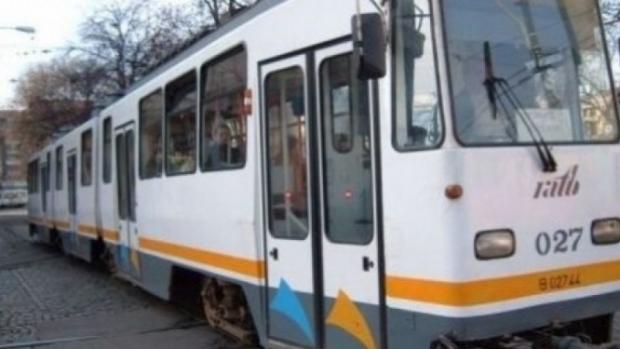 Capitala are doar 3 tramvaie cu aer conditionat!