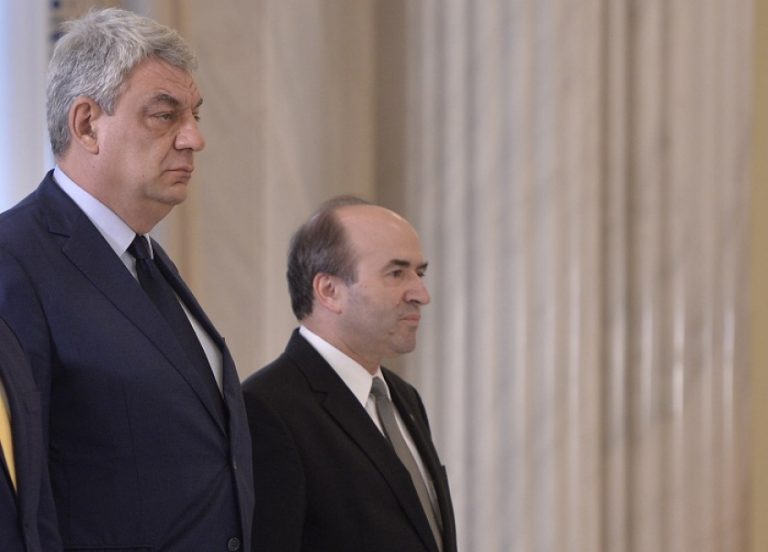 Tudose ii taie microfonul lui Tudorel Toader