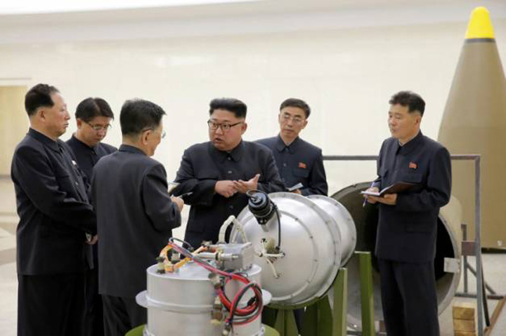 Megapetarda lui Kim Jong-un