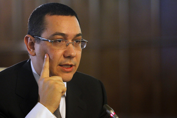 Romania's PM Ponta addresses media during report about budgetary state of country at Victoria palace in Bucharest - Ziarul National
