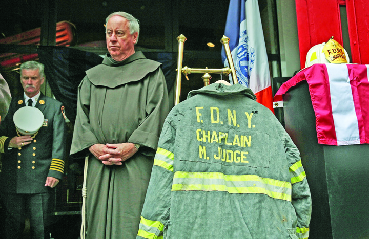 New York City Fire Fighters Commemorate 10th Anniversary Of Sept. 11th Attacks - Ziarul National