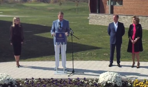 Iohannis, prezent la inaugurarea unui resort de golf, in Alba