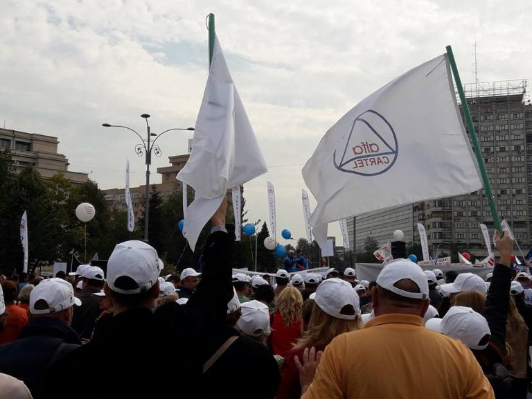 Miting in Piata Victoriei. Sindicalistii protesteaza in fata Guvernului