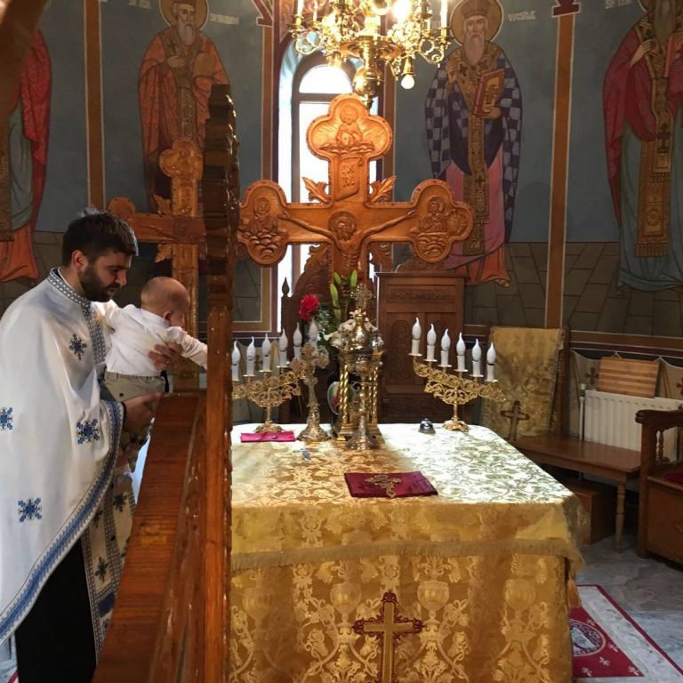 Zi speciala pentru Sandra si Adrian Mutu: se cununa religios, dupa botezul baietelului lor