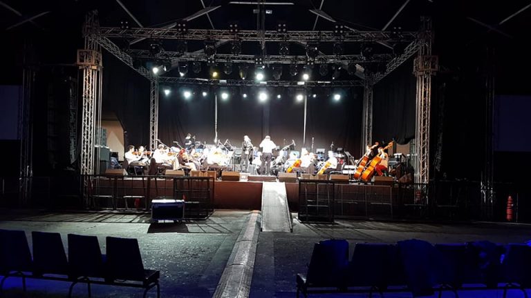 In memoriam Colectiv. Concert la Arenele Romane, duminica seara