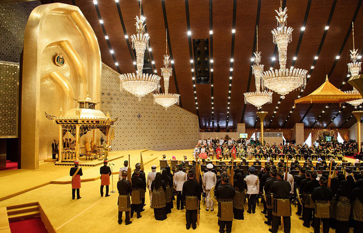 brunei2 - Ziarul National