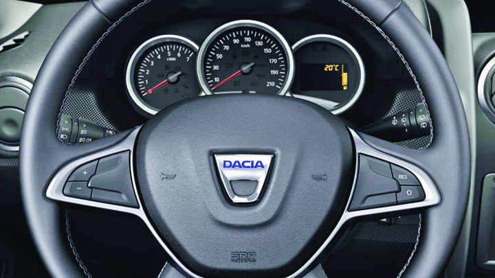 Dacia Duster e praf: probleme la claxon!