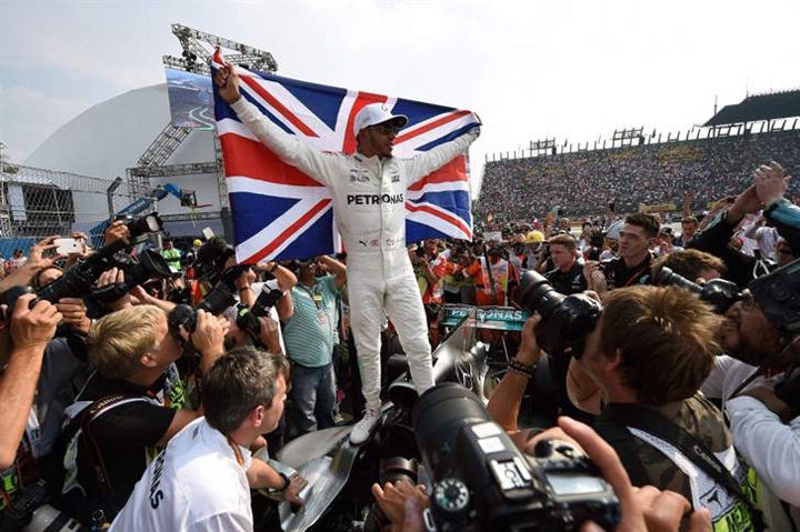 Formula 1: Lewis Hamilton, campion mondial pentru a patra oara!
