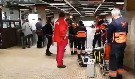 Medicii au intervenit in ajutorul unui barbat, la metroul bucurestean