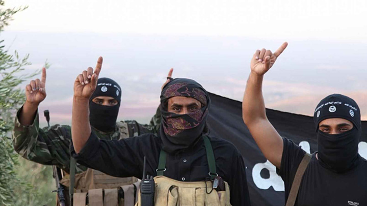 5600 de jihadisti ISIS, pregatiti sa loveasca