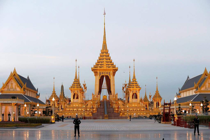 Un palat pentru incinerarea regelui Thailandei