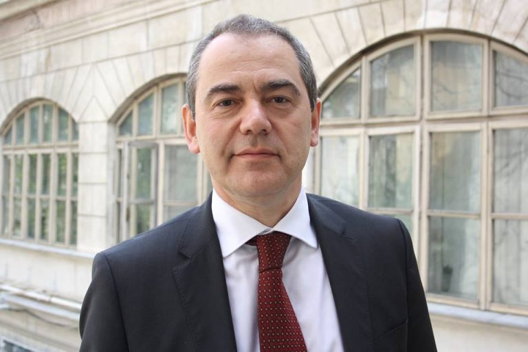 Fostul ministru Alexandrescu candideaza pentru sefia USR