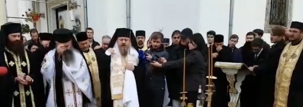 Slujba de pomenire a victimelor incendiului din Colectiv (VIDEO)