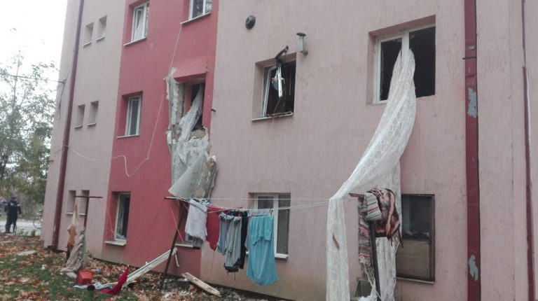 Explozie violenta intr-un bloc din Lugoj: batran ranit, mai multe locuinte afectate