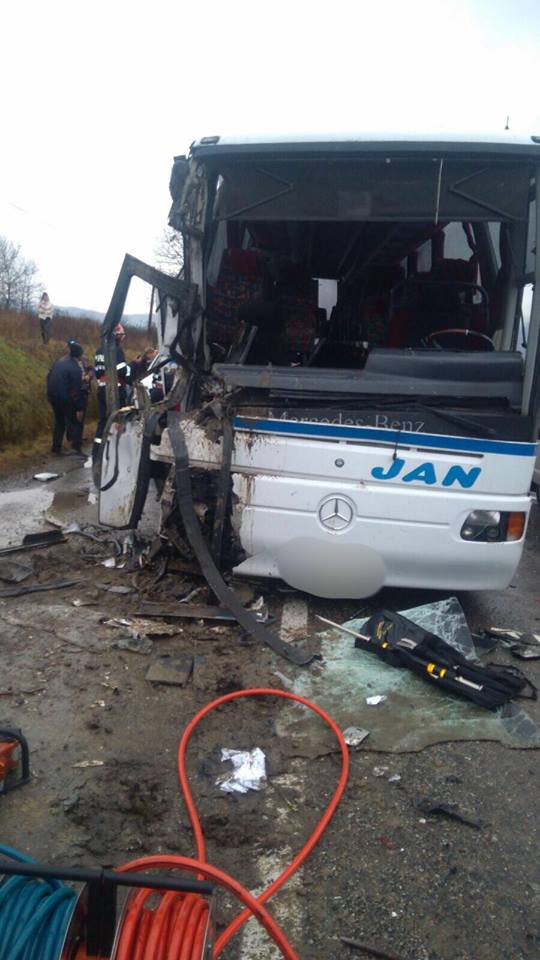 Plan Rosu – accident cu un autobuz, in Maramures: 10 oameni, la spital