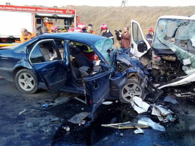 Trei oameni au pierit, intr-un grav accident in judetul Constanta