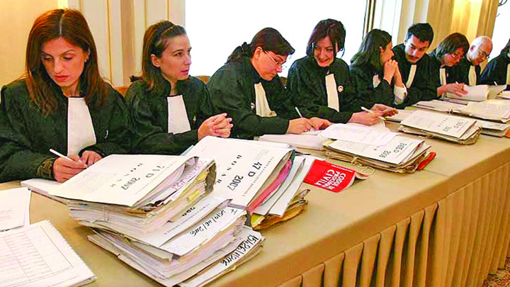 Serviciile, liber la racolat procurori si judecatori!