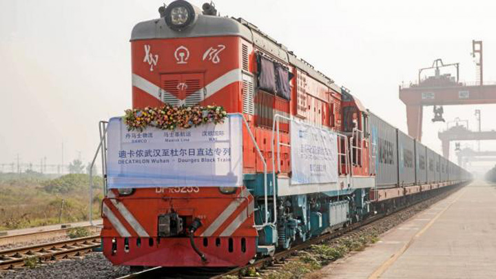 Decathlon si-a tras tren China-Paris
