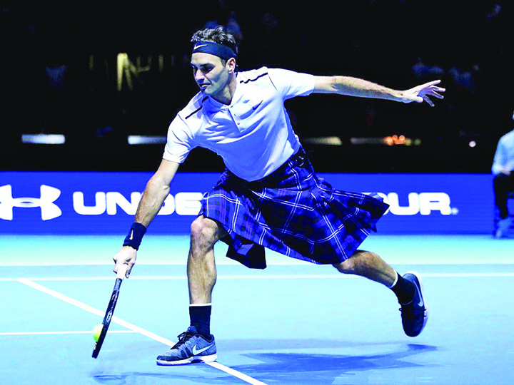 Roger Federer, tenis in fusta!