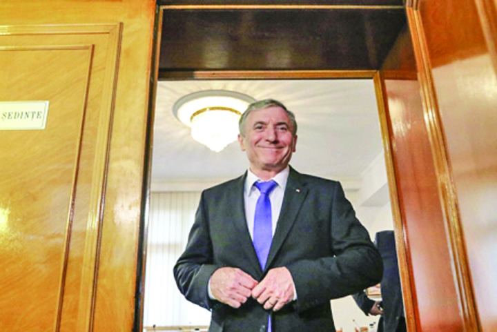 Augustin Lazar, cu pensia in buzunar!