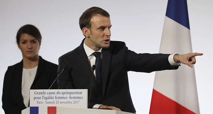 Macron vrea sa regleze pornografia