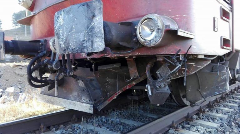 TIR lovit de un tren Regio, in judetul Harghita