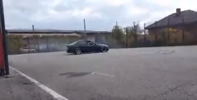 Drifturi in curtea unui liceu (VIDEO)