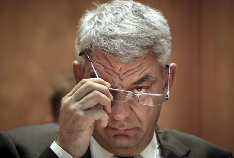 Tudose taie banii republicani ce se pregateau pentru  Casa Regala