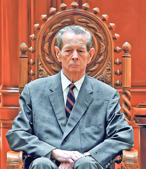 Regele Mihai,ultimul chin: inmormantat in prime time