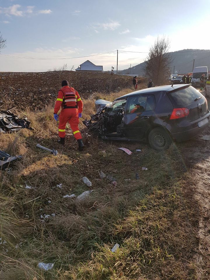 13 oameni la spital, dupa un accident cu un autocar, pe DN 11