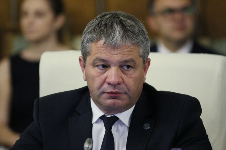 Criza imunoglobulinei: ministrul Bodog, plangere penala