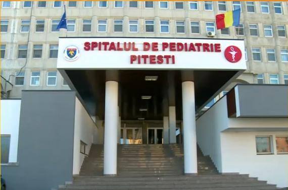 Incendiu intr-o cladire adiacenta Spitalului de pediatrie Pitesti