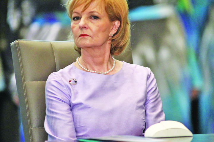 Casa Regala, fara Regina!