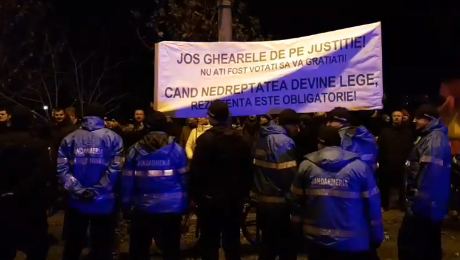 Un pumn în gură face cât 100 de principii?!