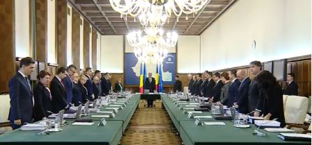 Moment de reculegere in memoria Regelui Mihai in debutul sedintei de Guvern
