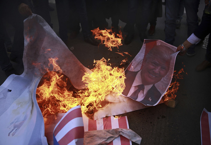 Trump, piromanul Orientului Mijlociu