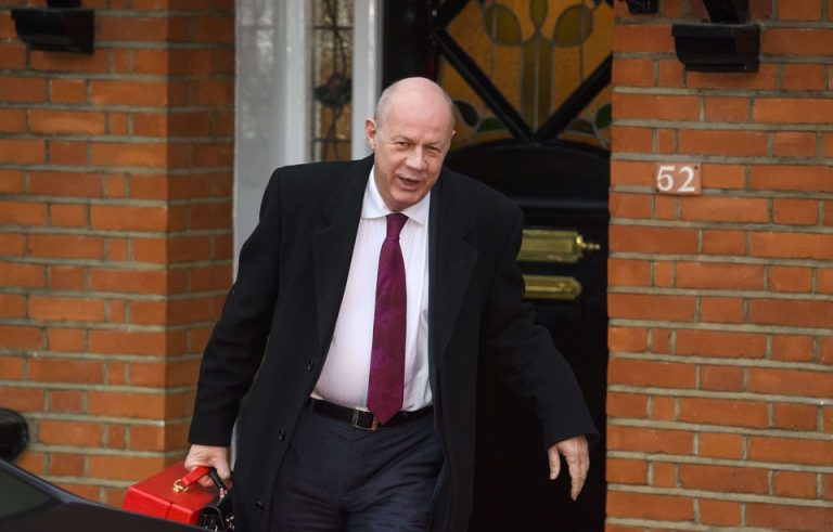 Mana dreapta porno a Theresey May