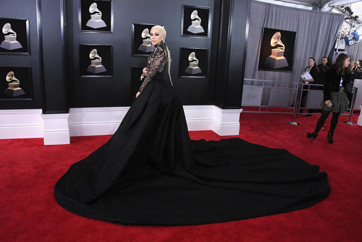 Lady Gaga - Ziarul National