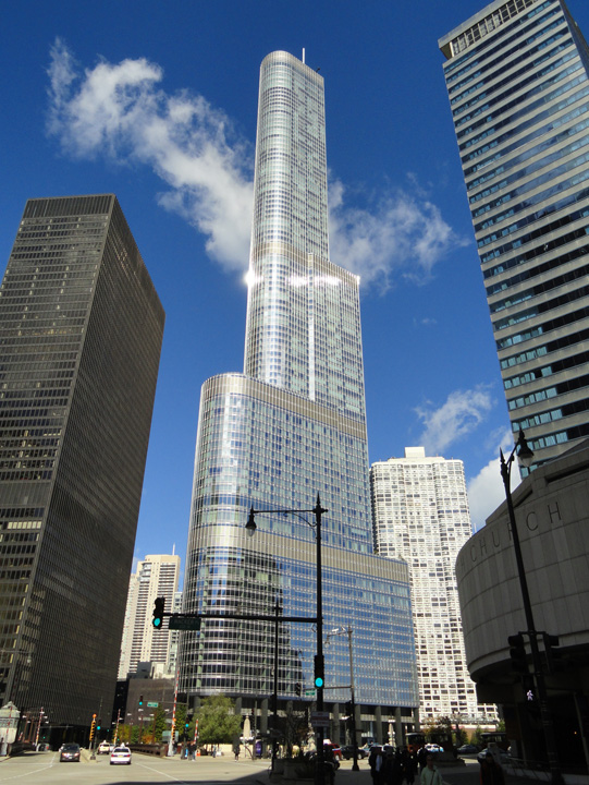 Trump_International_Hotel_and_Tower_(Chicago)_-_DSC09402 - Ziarul National
