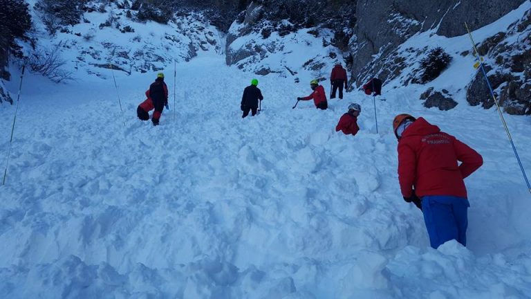 Cautarile tanarului disparut in avalansa din Bucegi, intrerupte din cauza vremii