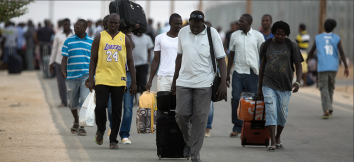 Israel recruteaza vanatori de migranti