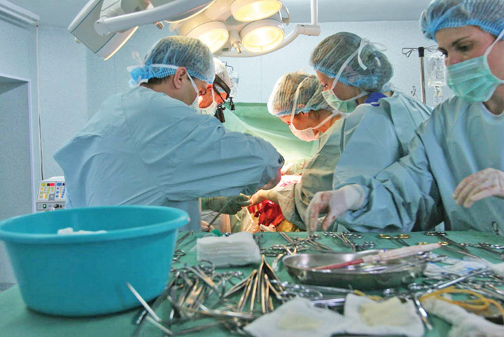 operatie doctori - Ziarul National