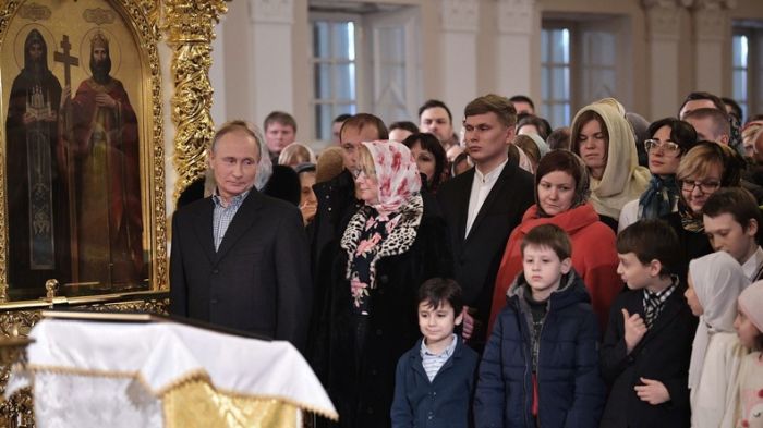 Putin s-a crucit la Sankt-Petersburg