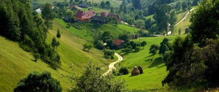 Drumul secret din România, ascuns în munţi, care duce la meleagurile haiducilor. Ajungi la o aşezare de fugari şi hoți