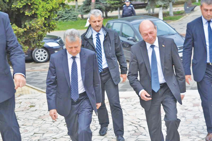Serviciu de filaj in numele lui Base!