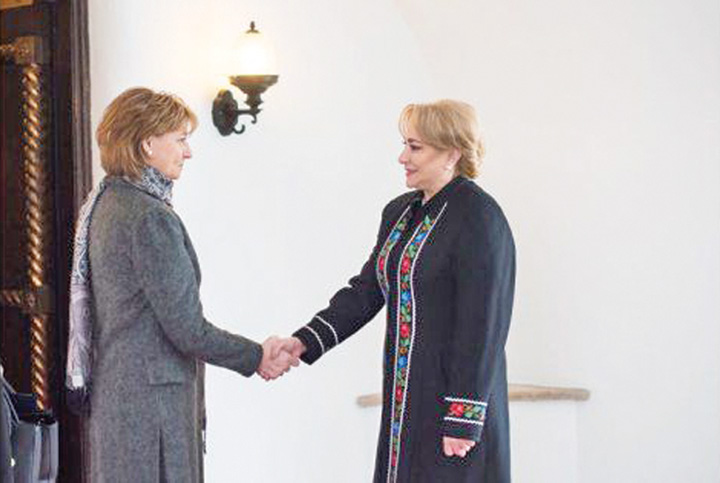 Duda si Margareta incaseaza lovitura dupa lovitura