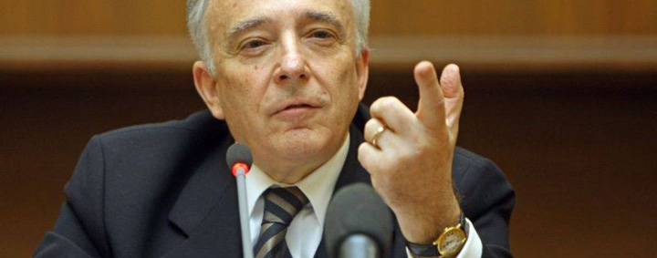 Mugur Isarescu a ajuns la Guvern