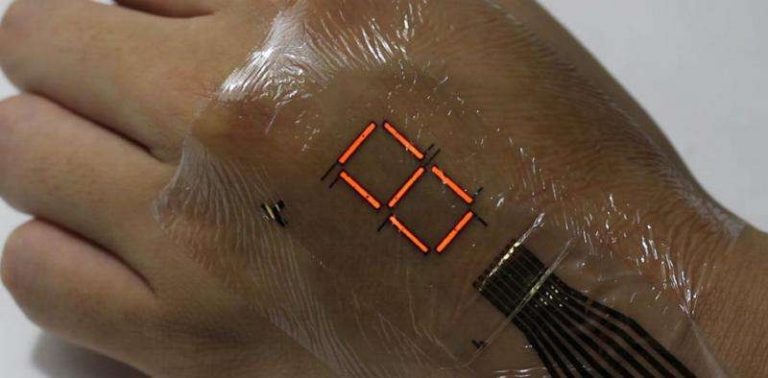 Sci Tech: ecranul care se lipeste pe piele